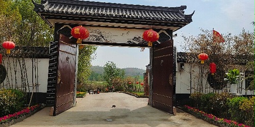景区标识牌：特色民宿也是景区中不可缺少的景点！